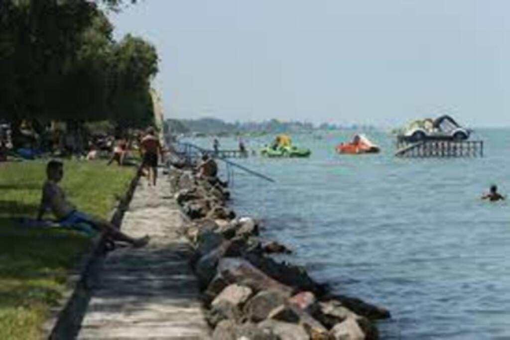 Lido Di Siofok - Aranypart - Minden 1 Percre! Daire Dış mekan fotoğraf